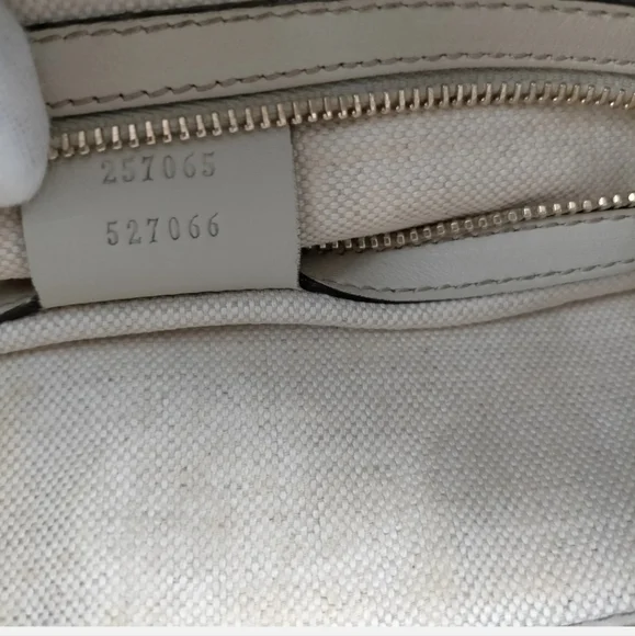 🎉HP🎉Gucci White Guccissima Leather Mayfair Crossbody Bag